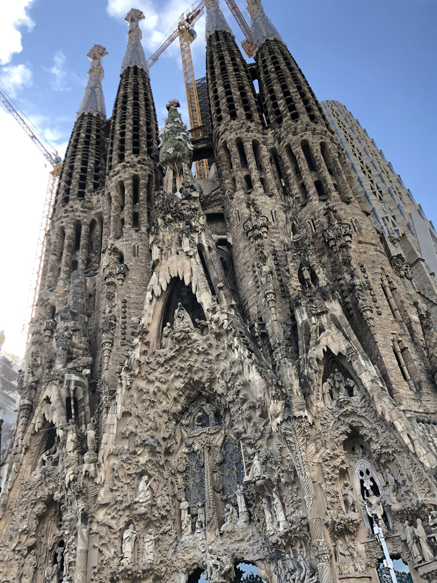 The Best things to do in Barcelona, visit La Sagrada Familia.