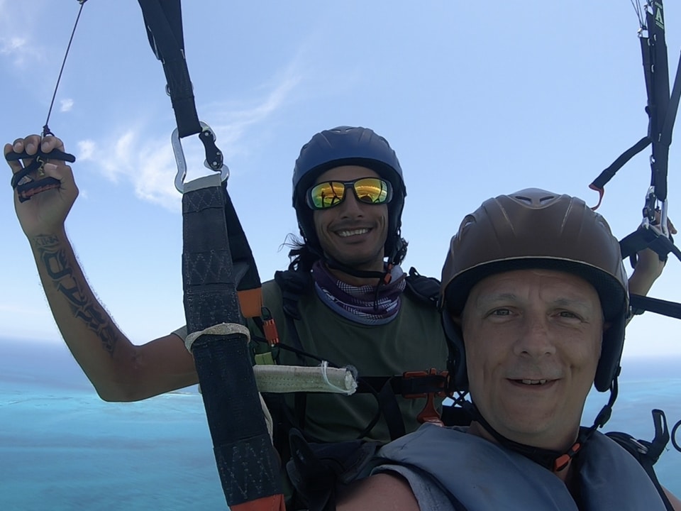 Jason para-gliding over Cayo Guillermo.