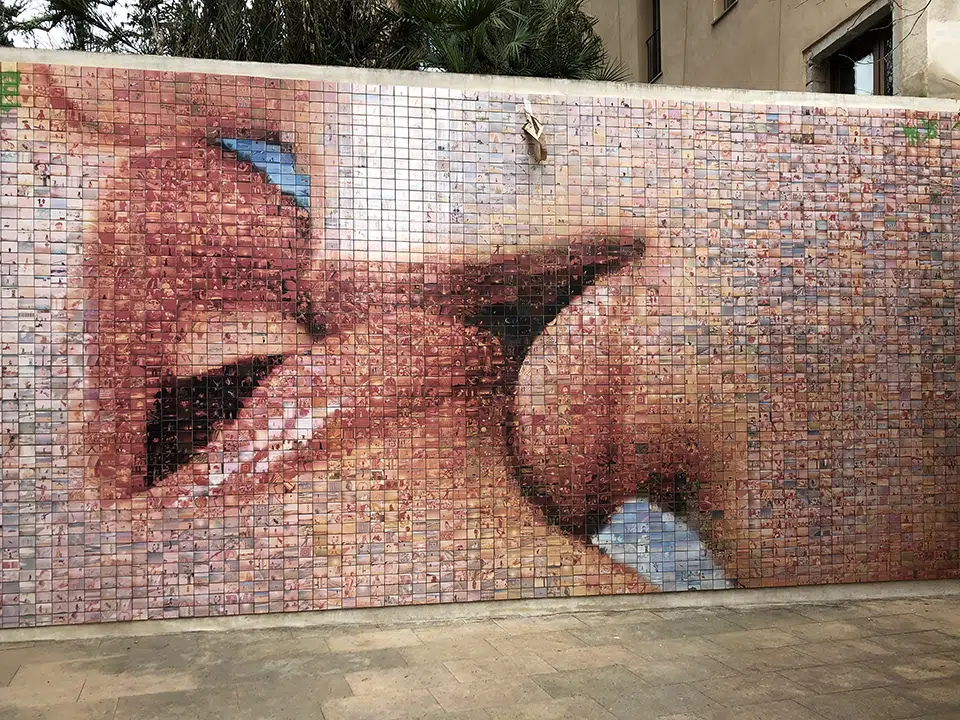 Kiss of Freedom Mural.