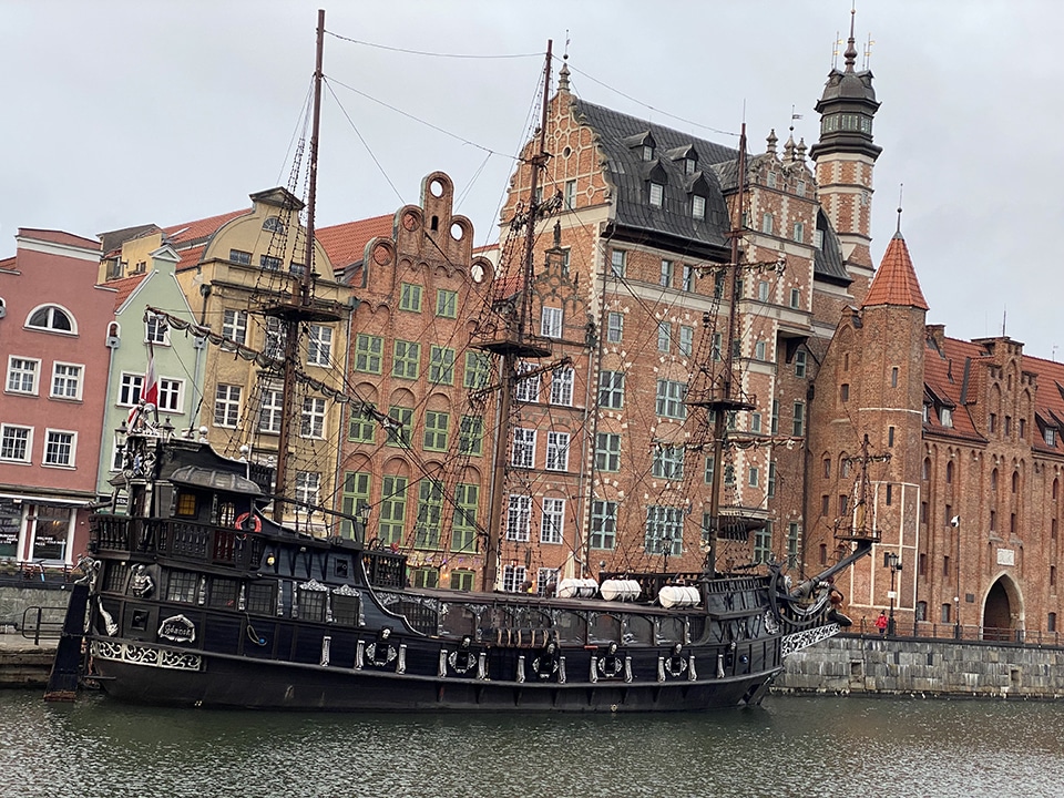 Things to do on a city break to Gdańsk, take a wallk by the river.