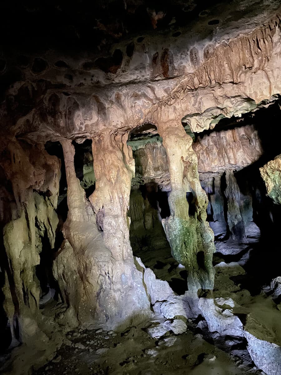 Quadirikiri Caves.