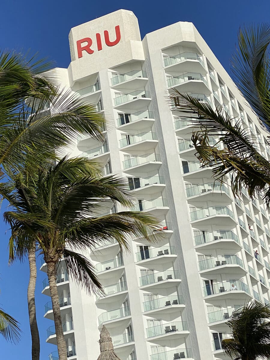 Two weeks in Aruba, Riu Antillas hotel.