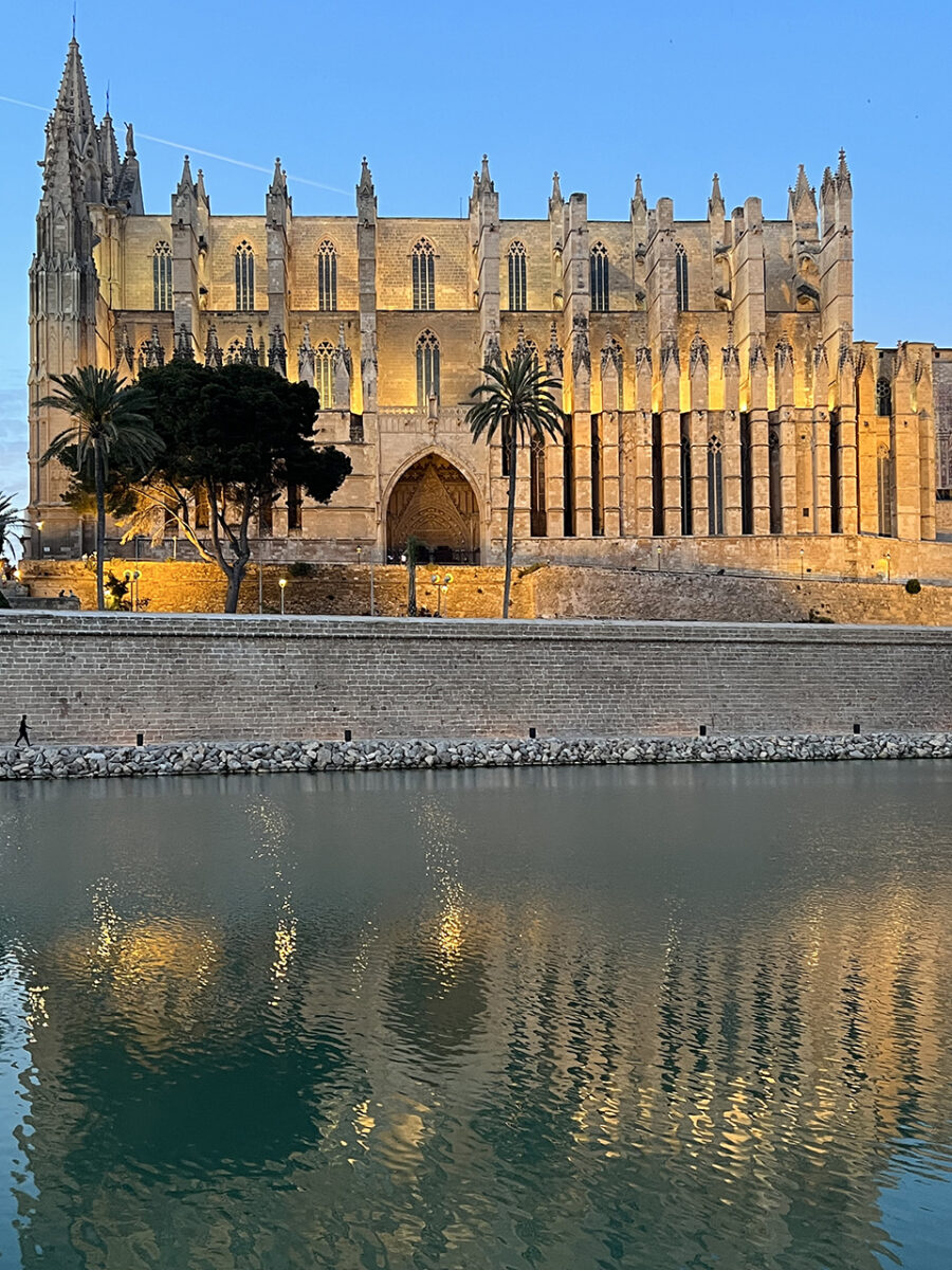 The best things to do in beautiful Palma de Mallorca, Spain.